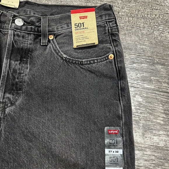 🆕 Levi’s pants - Picture 4 of 5
